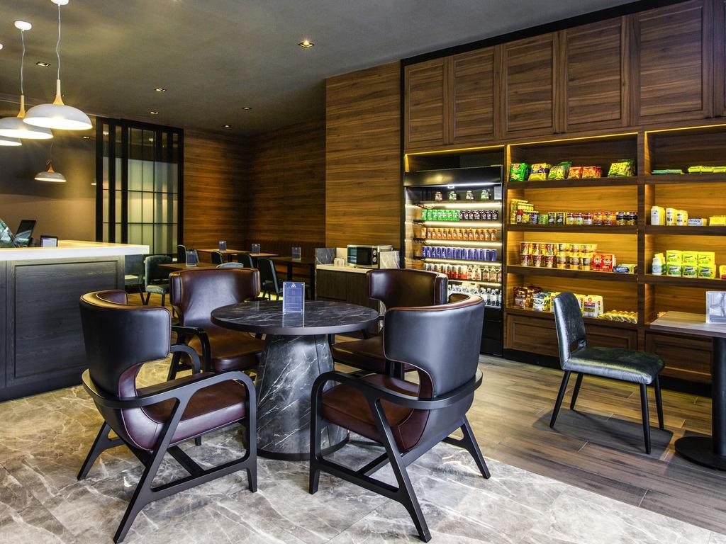 Metropolis Suites Bangkok, Tapestry Collection By Hilton מראה חיצוני תמונה